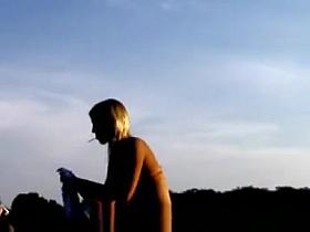 Hot blond puts a new top on