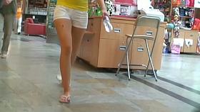 Amateur brunette teen candid ass in shorts