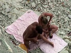 Sexy girl got some sensual hip moves