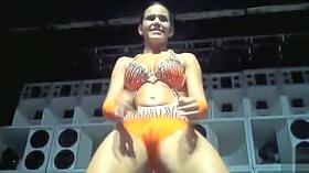 Stunning cameltoe on a dancing babe in spandex