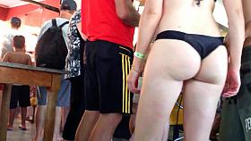 Beautiful ass in thong bikini !