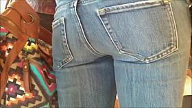 VERY SMALL TEEN ASS IN JEANS HIDDEN CAM