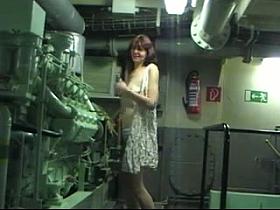 strip im maschinenraum 02