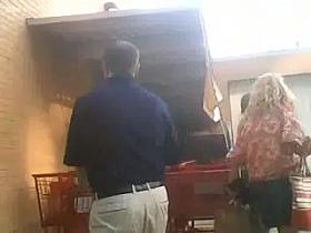 Mature upskirt - nice legs!