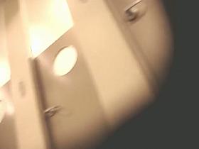 Girl staying back to hunter showing off changing room ass