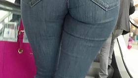 Sexy Huge Jeans Ass - Rico culo en mezclilla