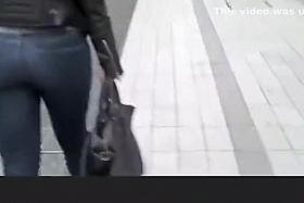 Teen with nice ass walking in the street