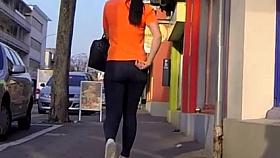 Candid - Young Babe With Great Ass In Tight Jeans