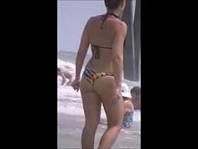 nice beach ass tossing frisbee, jiggly butt 32