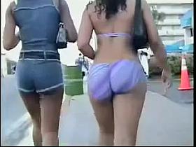 Bikini Donk strut