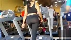 What a stunning bum she has!