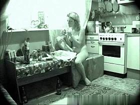 nadin-voyeur-03_R.wmv