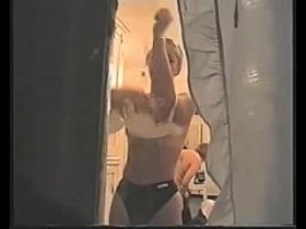 Espiando por la ventana 6