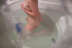 Super voyeur bathroom girl