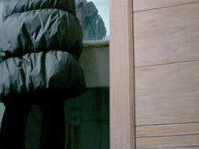 Sweet asian chick takes a piss and wipes in a porno voyur vid