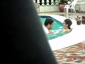 Cogiendo En La Piscina