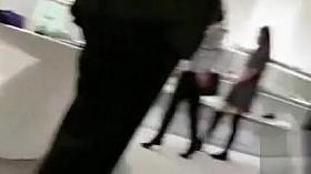 Sexy lady accidentally shows off two round and firm butt cheeks