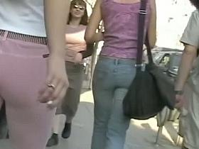 Smoking hot ass wants to be admired