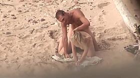 Voyeur on public beach. Hot young couple sex3