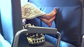 Seat Feet Candid 002