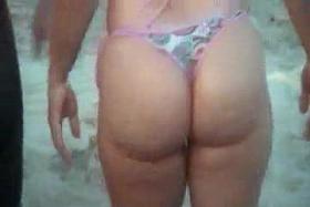 BIG ASS IN BEACH