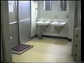 Spy cam in womens changing room shoots naked amateur