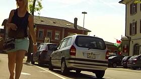 Candid - Sexy Italian MILF In Mini Skirt Leggs