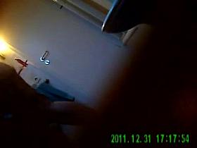 Meine Ehestute im Bad heimlich gefilmt