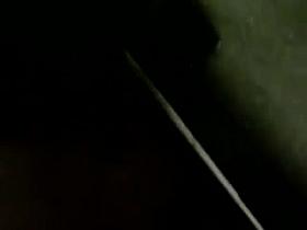 Morocha en leggings blancos