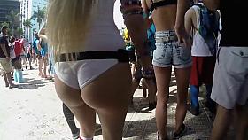 Big booty gets followed