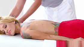 Tattooed babe loves masseurs fat cock