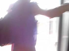 BUEN CULO BAJANDO BUS