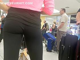 Sweet cheeks of a teenage hottie