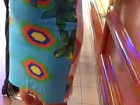 Bella signora al bar