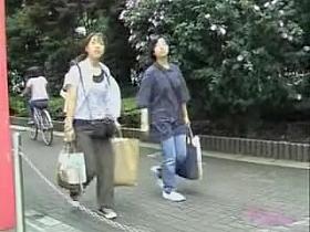 I don.t know who's been calling when she was skirt sharked