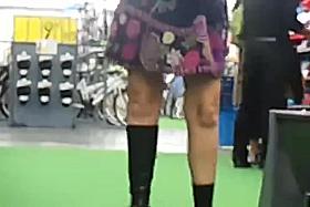 upskirt essayage bottes