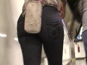 Spanish mulata booty sample from GLUTEUS DIVINUS