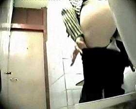 Girls Pissing voyeur video 109