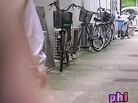 Bike sharking attack with na.ve pretty vixen being really nicely fooled