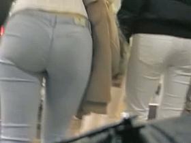 Non-nude voyeur video of girl friends