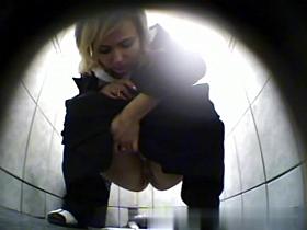Girls Pissing voyeur video 209