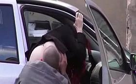 Pute deluxe suce et se fait prendre dehors