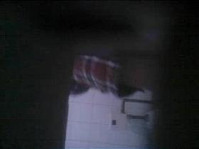 Espiada en el sanitario 5