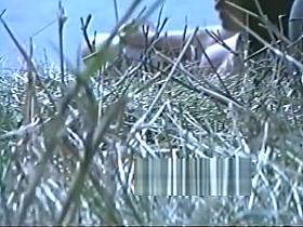 PEOPLE NAKES ON THE BEACH