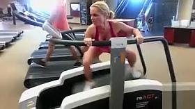 Perfect babe working out her beautiful booty