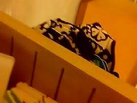 bajo la falda muy rico