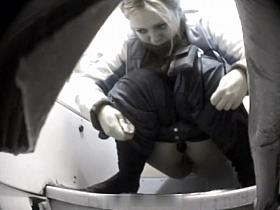 Girls Pissing voyeur video 172