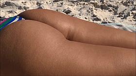 ARE YOU A BOOTY LOVER? CHECK OUT THIS NICE HOT ASSES.