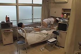 Nerdy Japanese gets her bum sprayed in Japanese sex video