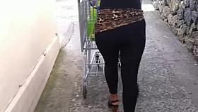 Blonde with nice ass and legs at PT